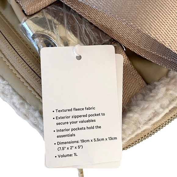 Lululemon Everywhere Belt Bag Fleece - Picture 8 of 8